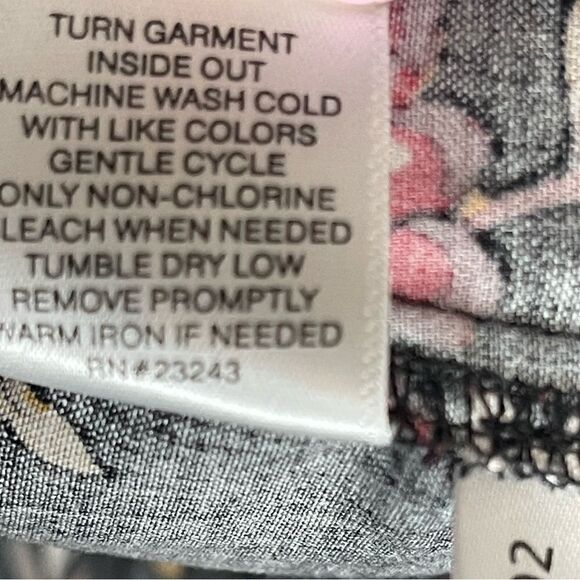 NY&Co Floral 3/4 Sleeve Button & Sleeve Blouse - Picture 7 of 8